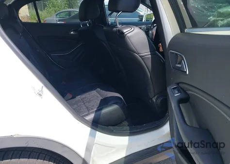 2016 Mercedes-Benz Gla 250 z USA, uszkodzony, nr VIN WDCTG4EB7GJ217702